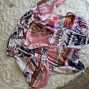 Detailed long sleeve blouse